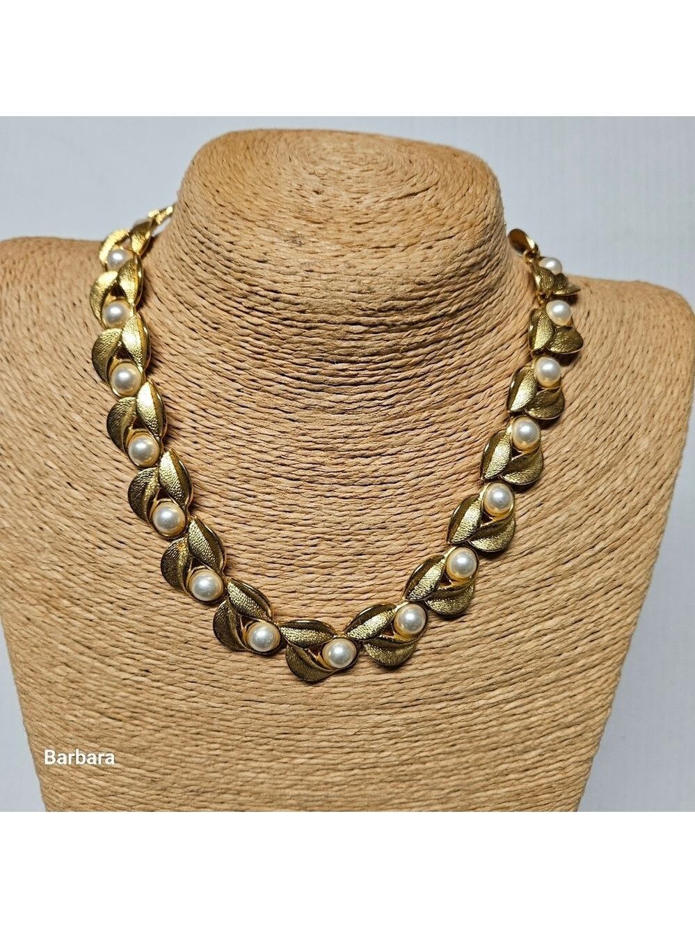 Vintage 60s Gold-tone Articulated Laurel Leaf Links and Faux Pearls Necklace